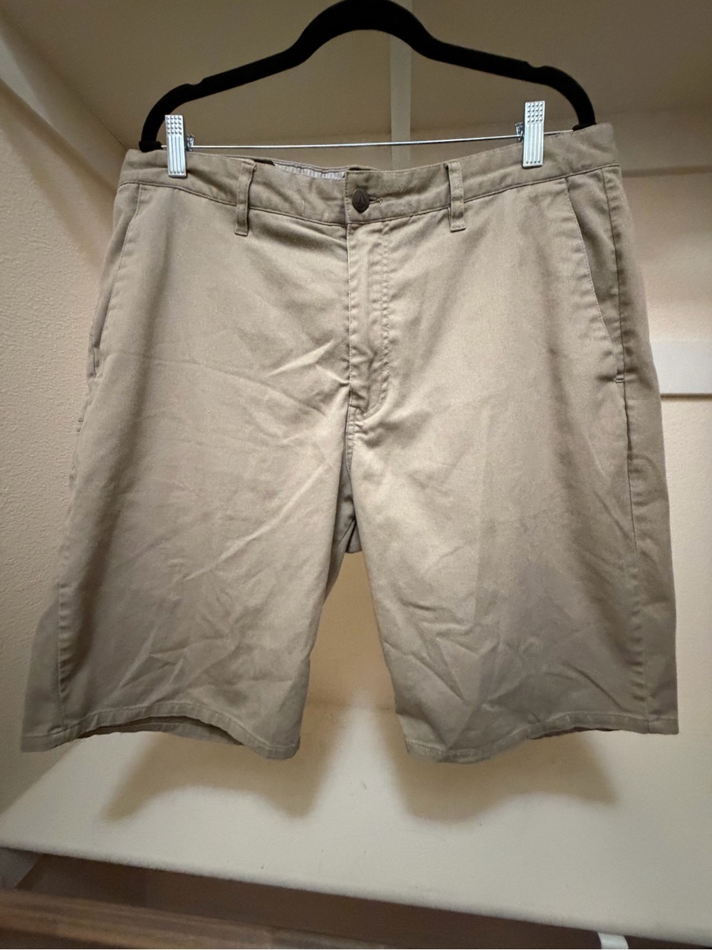 Volcom Men's Flat Front‎ Tan Shorts